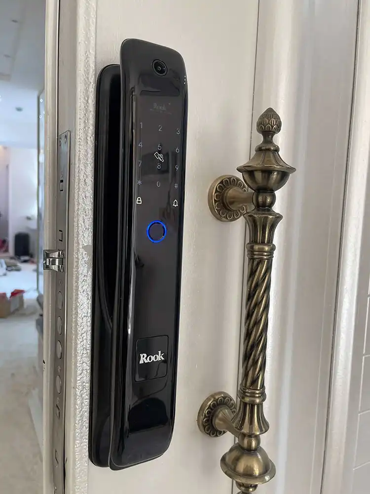 چشمی دیجیتال قفل روک p221