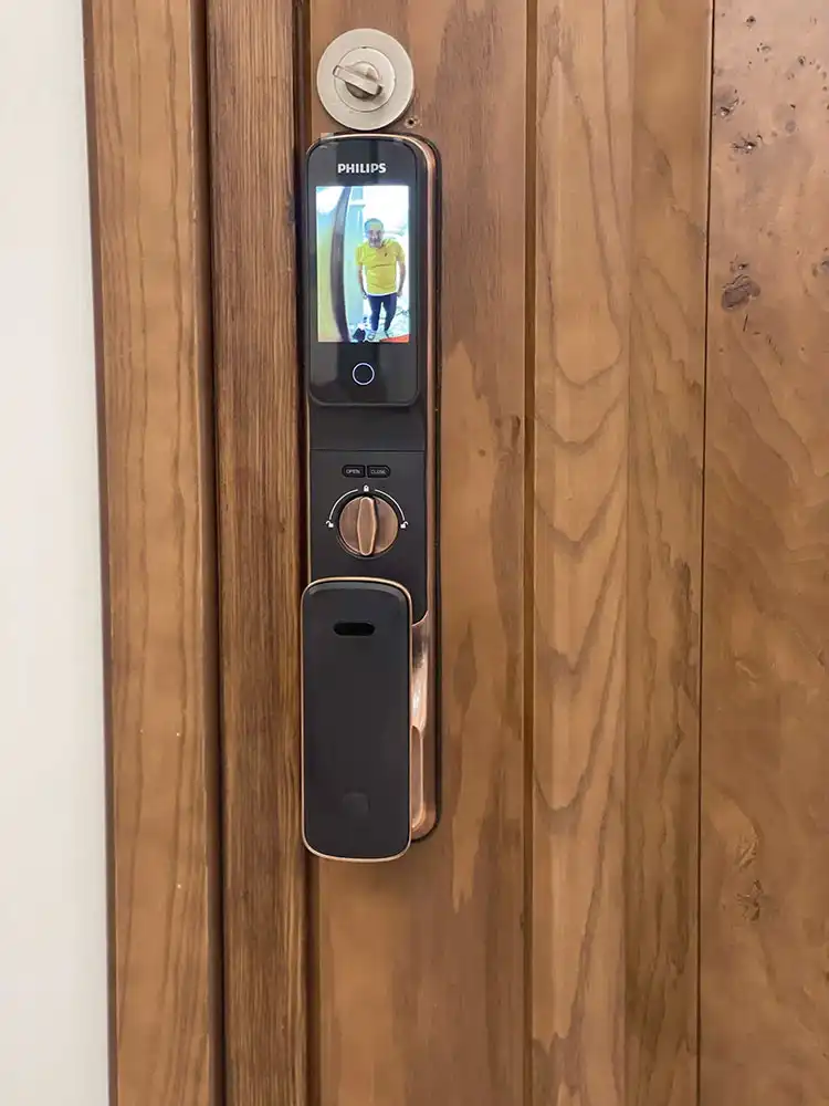 صفحه نمایش ۴ اینچی IPS در ddl709 fvp
